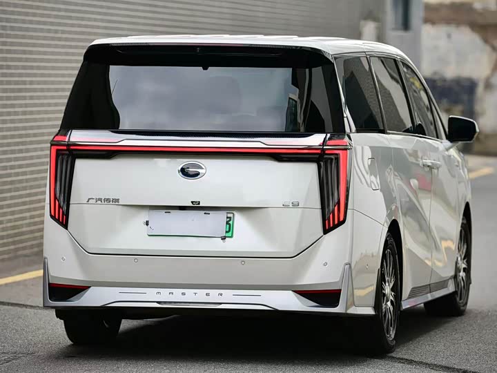 Фото 18 - GAC Trumpchi E9