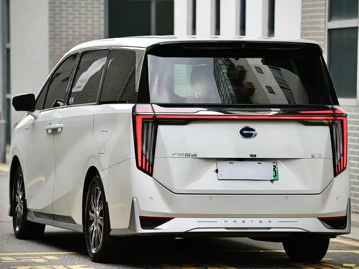 Фото 9 - GAC Trumpchi E9