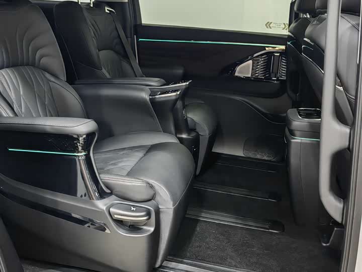 Фото 17 - GAC Trumpchi M8