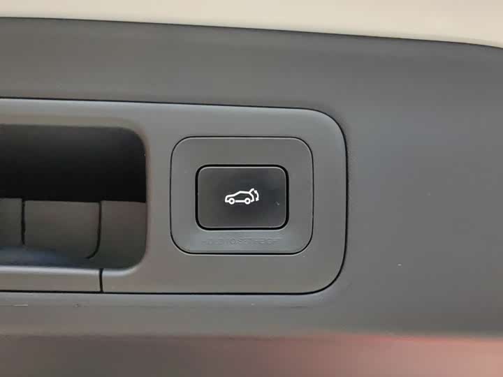 Фото 21 - GAC Trumpchi M8