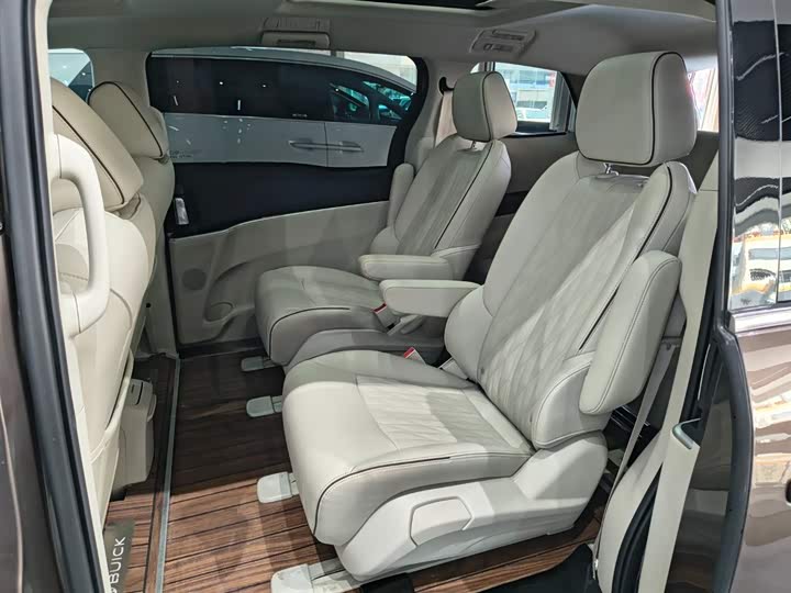 Фото 12 - Buick GL8 ES