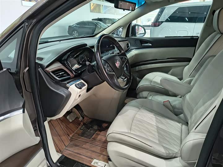 Фото 13 - Buick GL8 ES