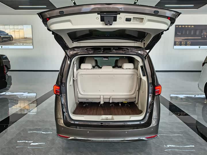 Фото 15 - Buick GL8 ES