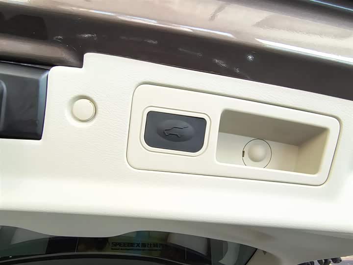 Фото 16 - Buick GL8 ES