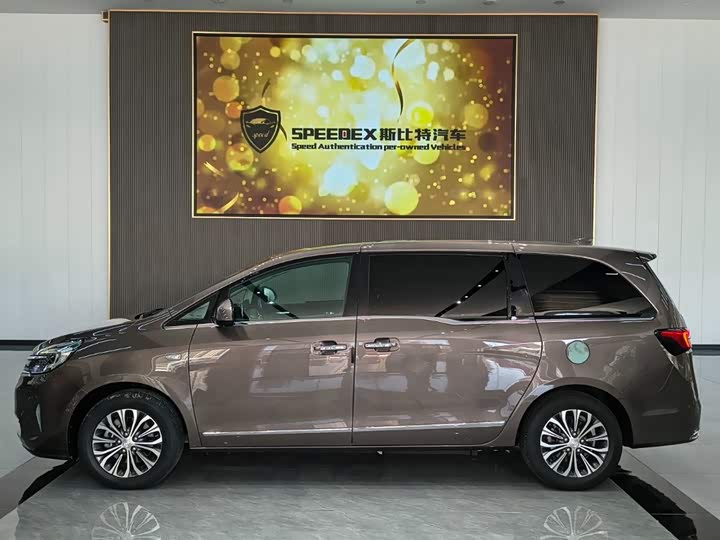 Фото 7 - Buick GL8 ES