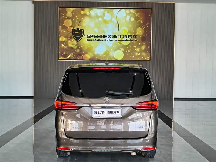 Фото 8 - Buick GL8 ES