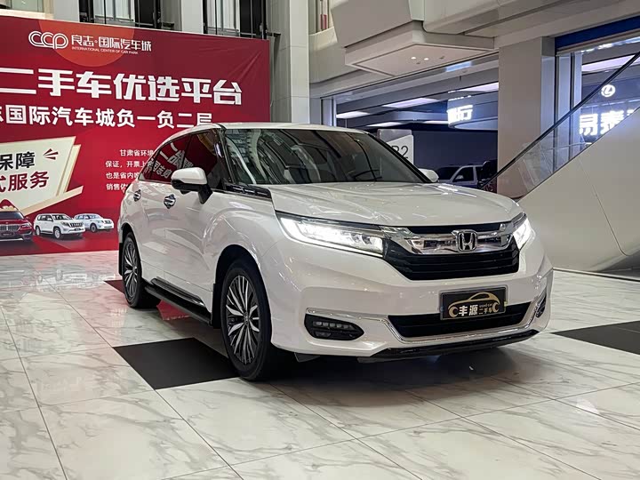 Фото 3 - Honda Avancier