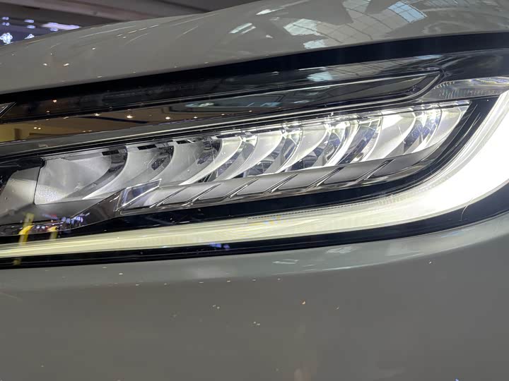 Фото 4 - Honda Avancier