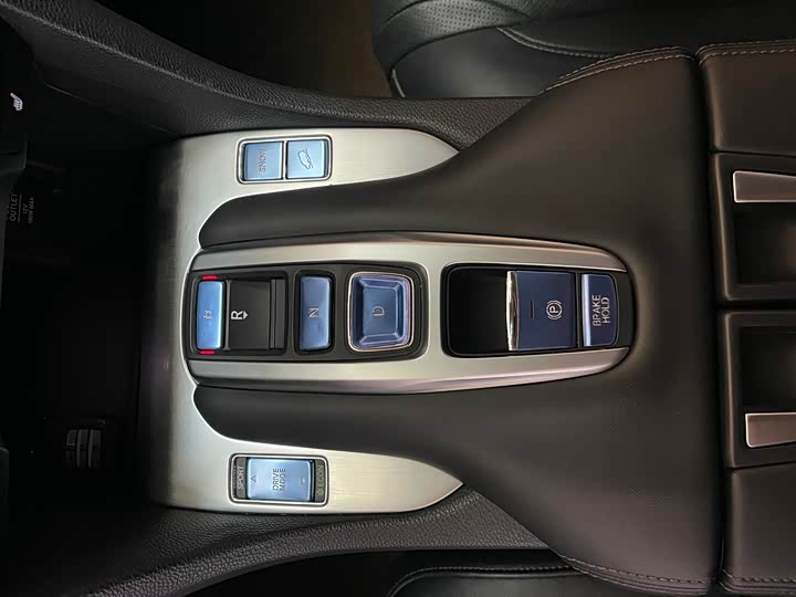 Фото 9 - Honda Avancier