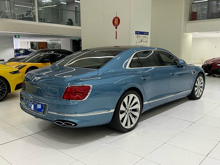 Фото 3 - Bentley Flying Spur