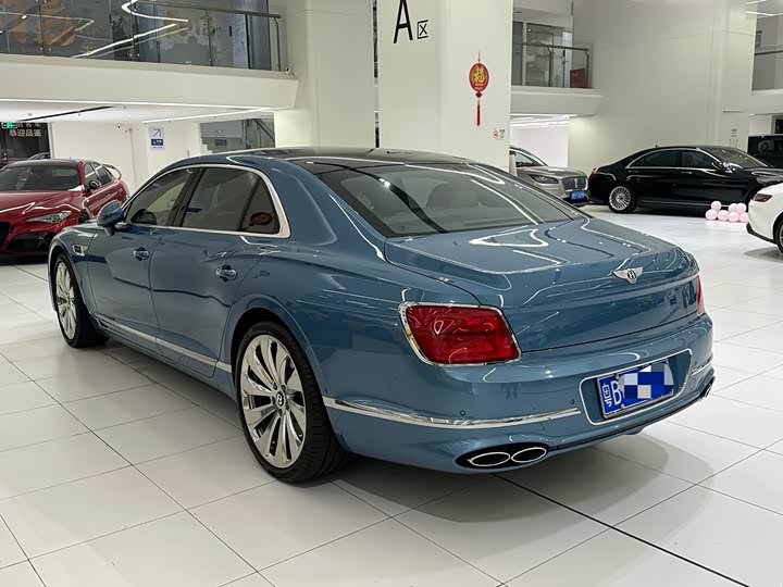 Фото 4 - Bentley Flying Spur
