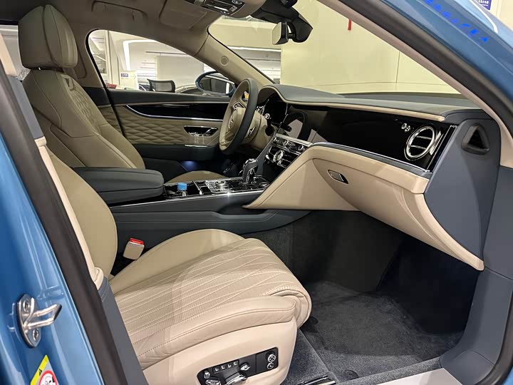 Фото 7 - Bentley Flying Spur