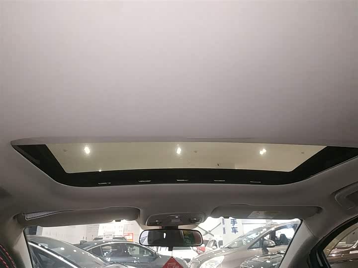 Фото 18 - Geely Vision X3