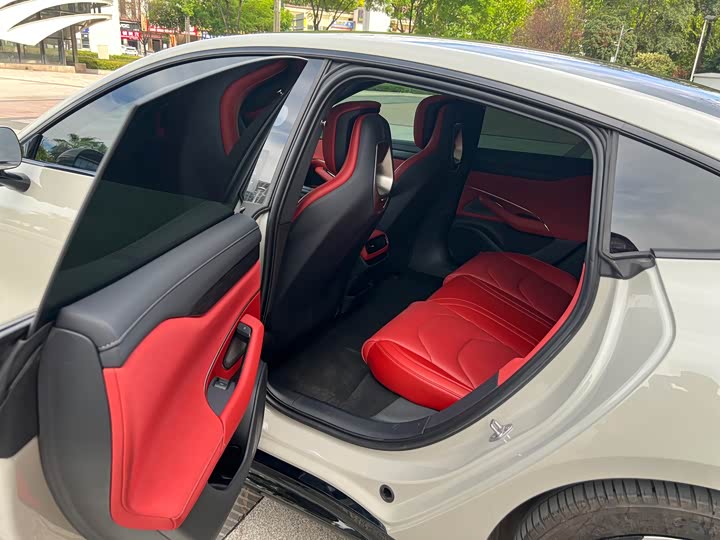 Фото 12 - Xiaomi SU7