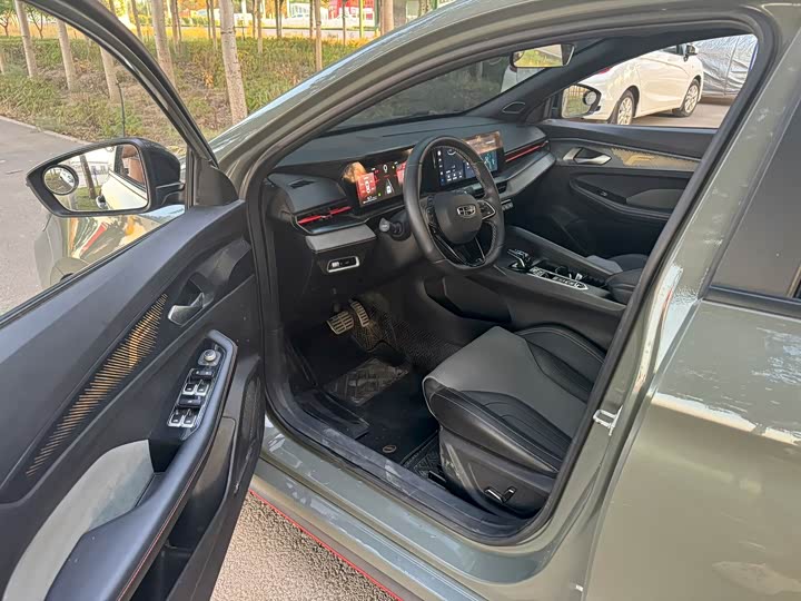 Фото 4 - Geely Binrui