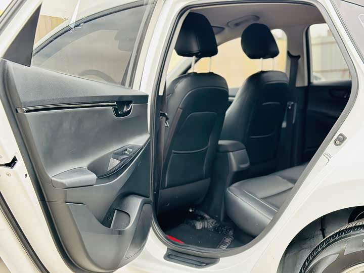 Фото 5 - Hyundai Celesta