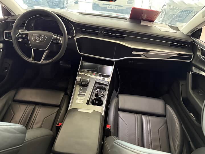 Фото 10 - Audi A7