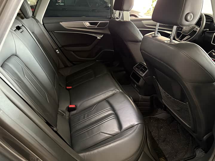 Фото 11 - Audi A7