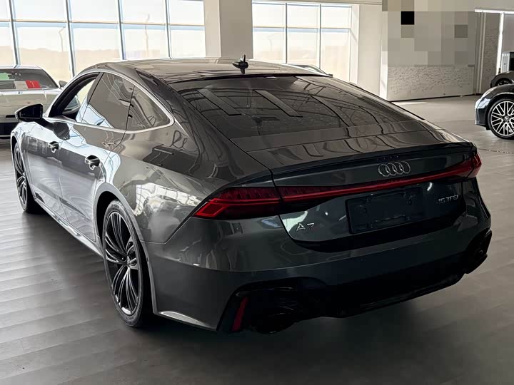 Фото 16 - Audi A7