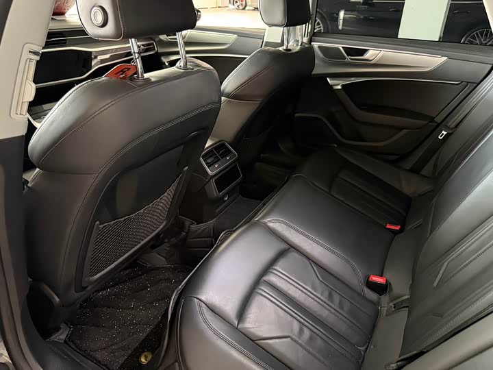 Фото 9 - Audi A7