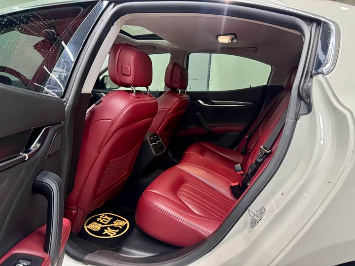 Фото 11 - Maserati Ghibli