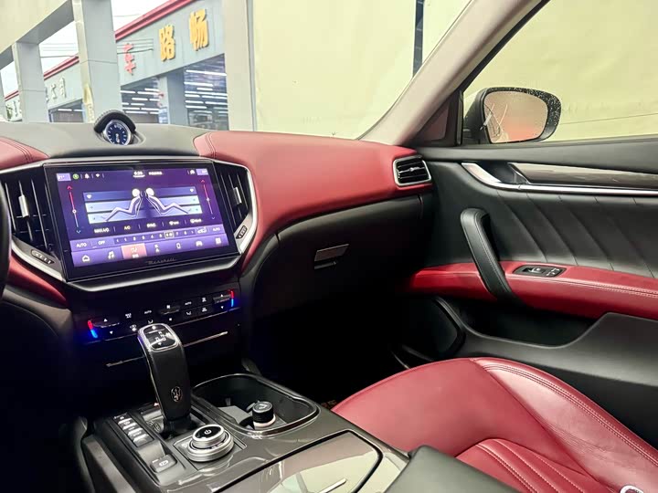 Фото 13 - Maserati Ghibli