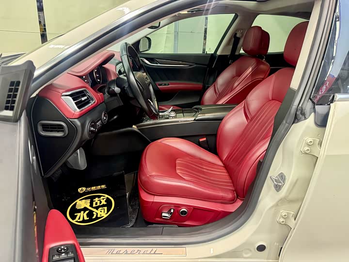 Фото 14 - Maserati Ghibli