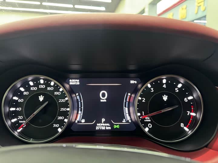 Фото 21 - Maserati Ghibli