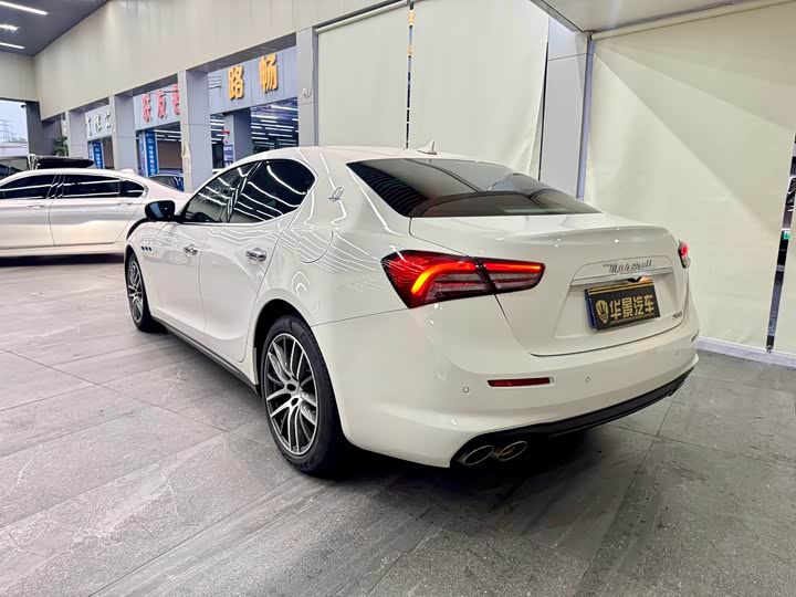 Фото 8 - Maserati Ghibli