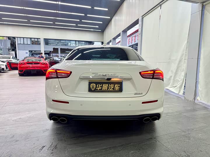 Фото 9 - Maserati Ghibli