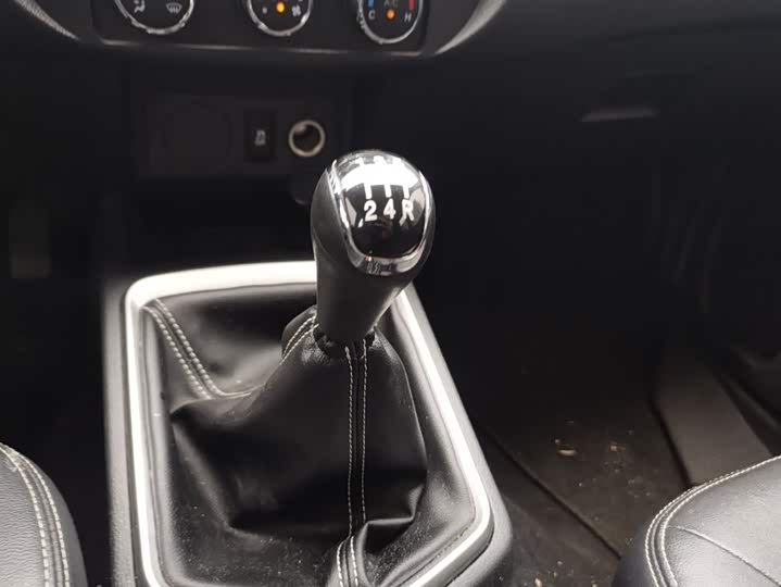 Фото 17 - Dongfeng Rich