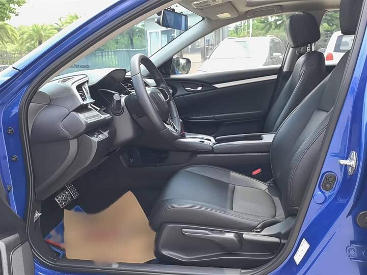 Фото 13 - Honda Civic