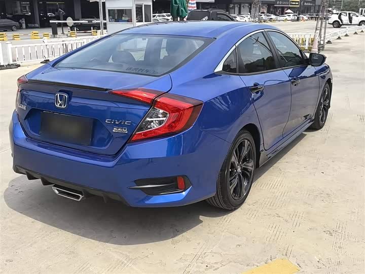 Фото 8 - Honda Civic