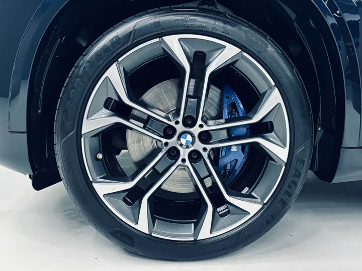 Фото 22 - BMW X5