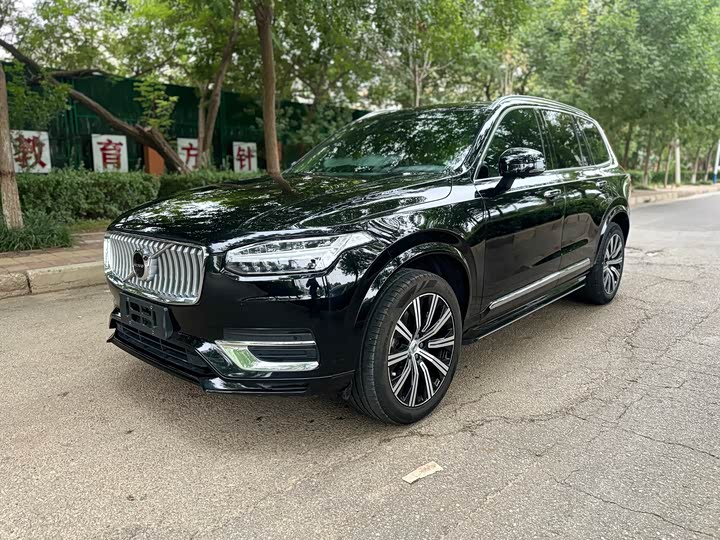 Фото 1 - Volvo XC90