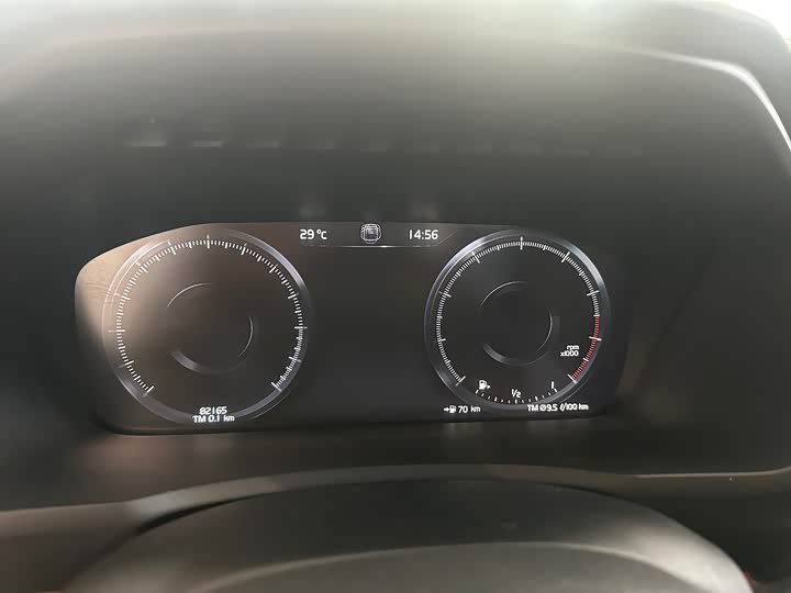 Фото 10 - Volvo XC90