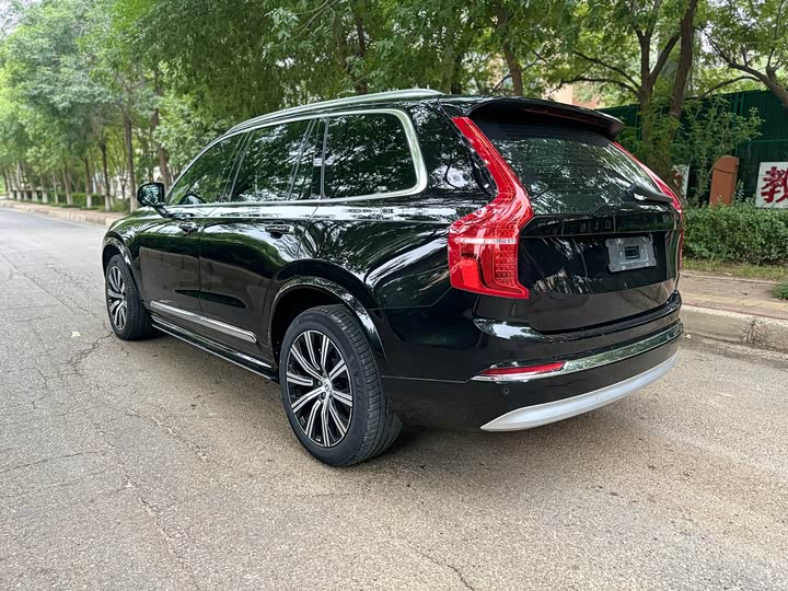 Фото 7 - Volvo XC90