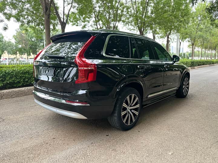 Фото 9 - Volvo XC90