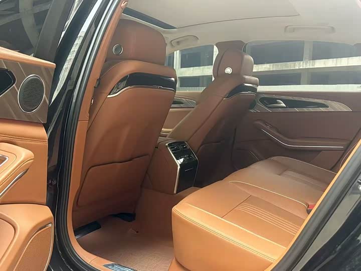 Фото 6 - Hongqi H9