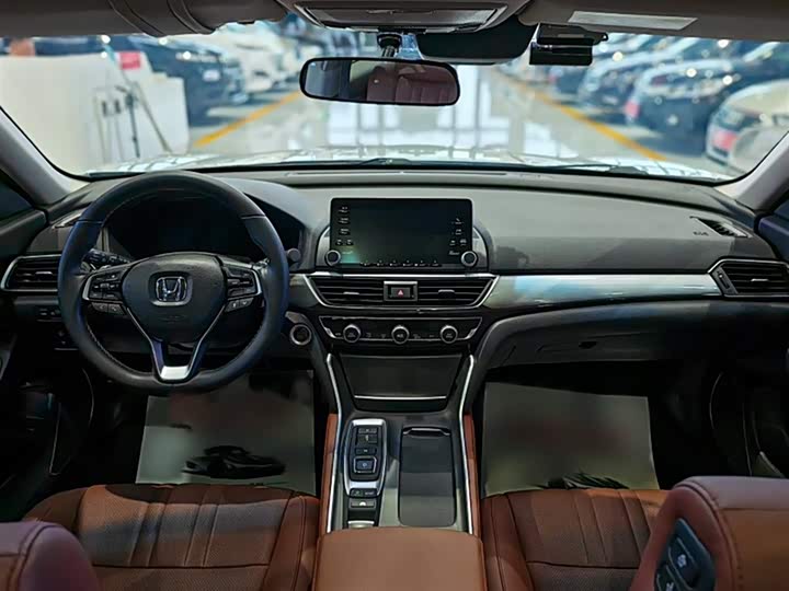 Фото 8 - Honda Inspire