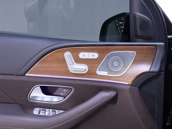 Фото 16 - Mercedes-Benz GLS-Class