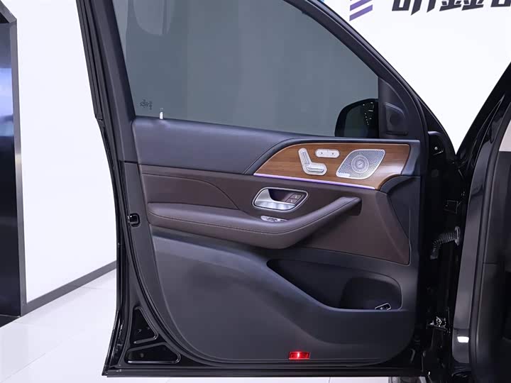 Фото 17 - Mercedes-Benz GLS-Class