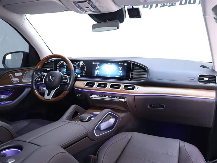 Фото 18 - Mercedes-Benz GLS-Class