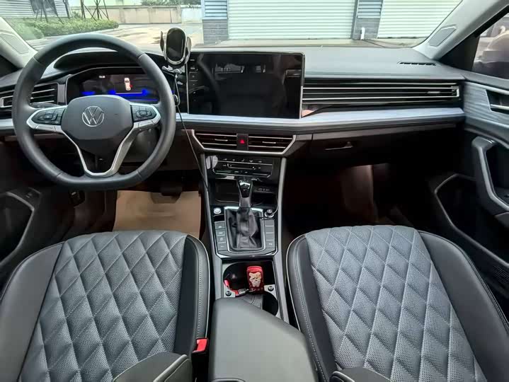 Фото 10 - Volkswagen Sagitar L