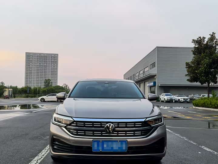 Фото 2 - Volkswagen Sagitar L