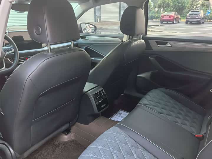 Фото 8 - Volkswagen Sagitar L