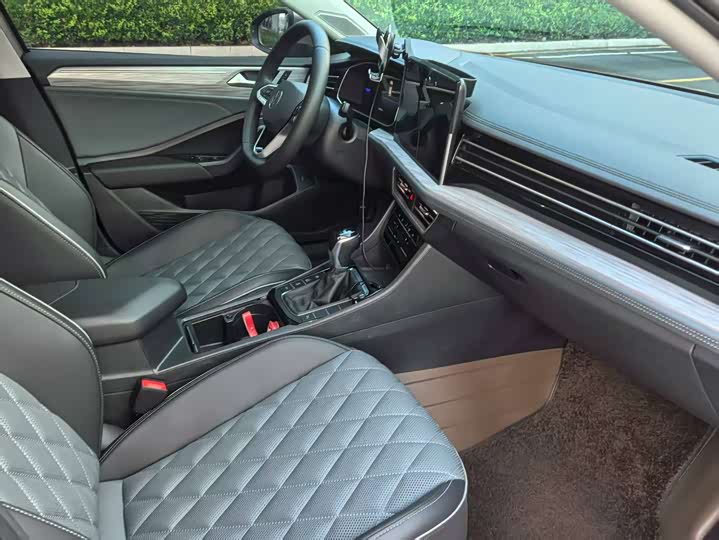 Фото 9 - Volkswagen Sagitar L