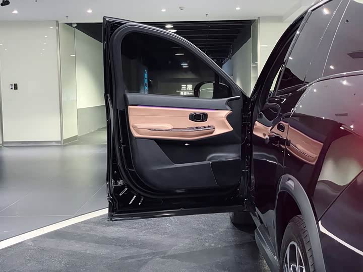 Фото 15 - Nio ES8