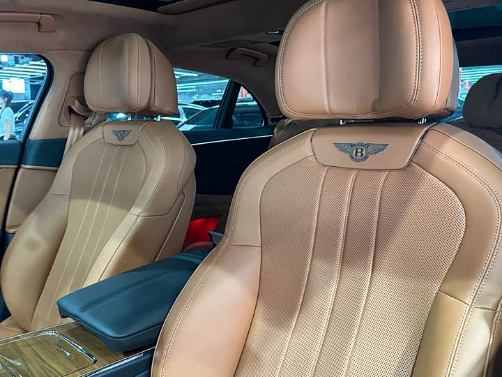 Фото 22 - Bentley Flying Spur