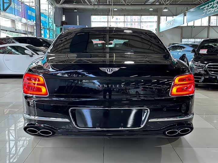 Фото 5 - Bentley Flying Spur